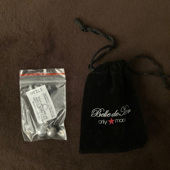 Belle de Mer Cultured Freshwater Button Pearl (8-9 mm) Stud Earrings - Gray - Picture 4 of 4